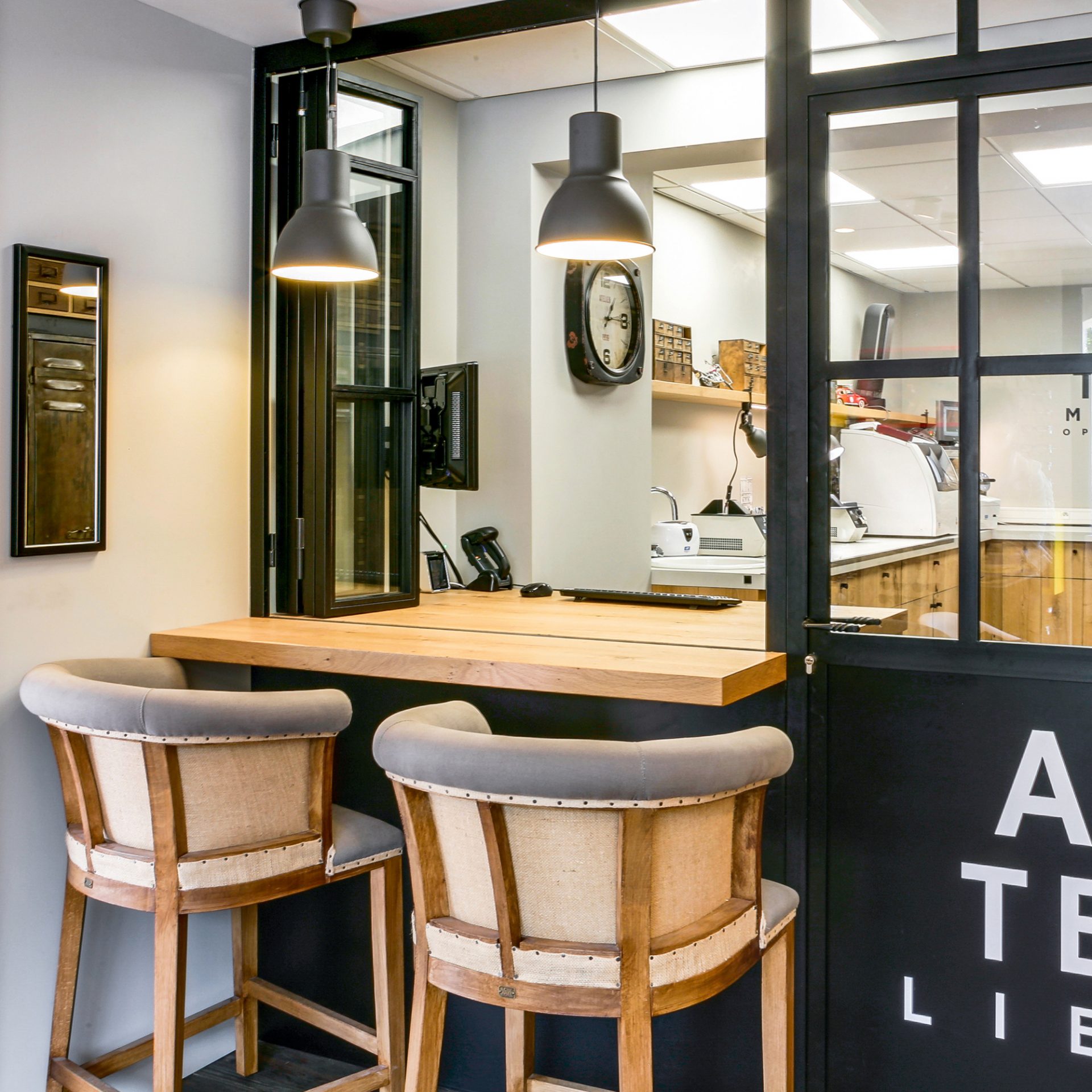 Casino Stool 2 – Crearte Collections